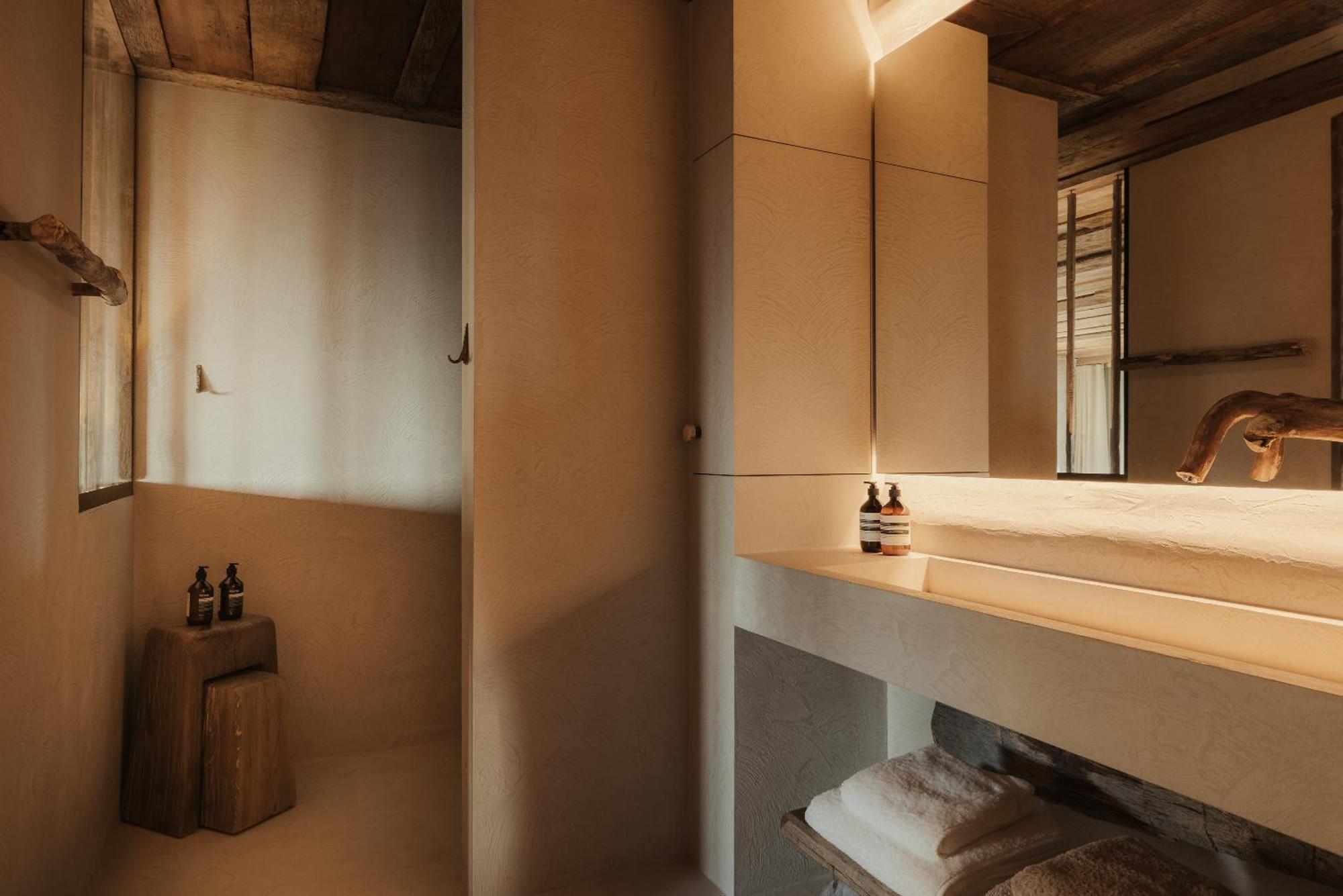 Eriro Hotel แอห์วัลด์ ภายนอก รูปภาพ