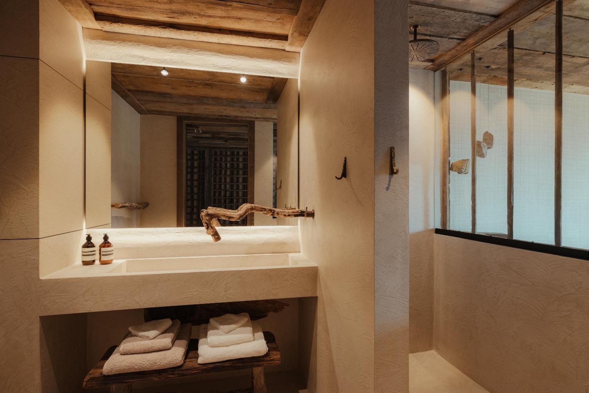 Eriro Hotel แอห์วัลด์ ภายนอก รูปภาพ