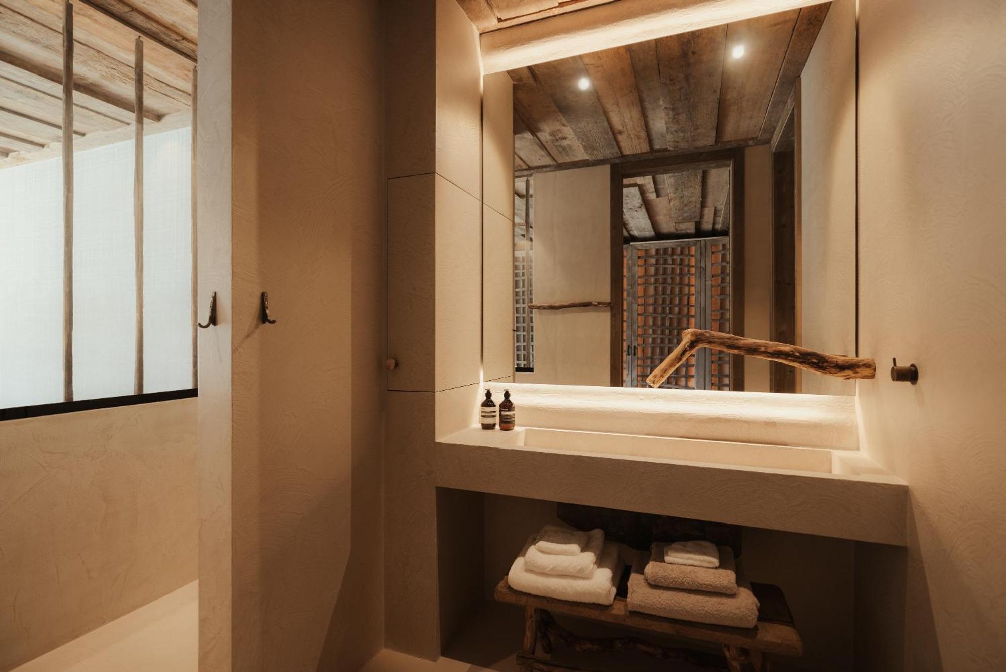 Eriro Hotel แอห์วัลด์ ภายนอก รูปภาพ